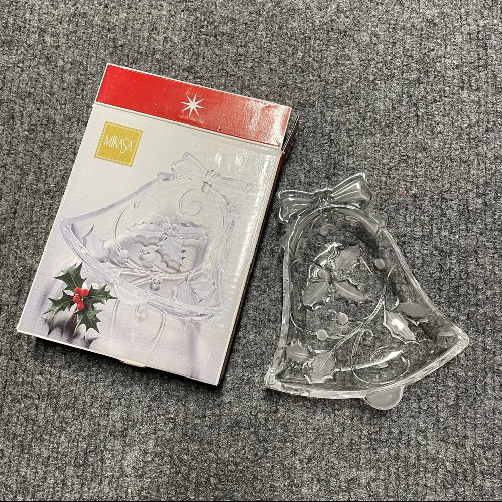 NIB Mikasa bell shaped crystal Christmas candy dish-clear glass with holly